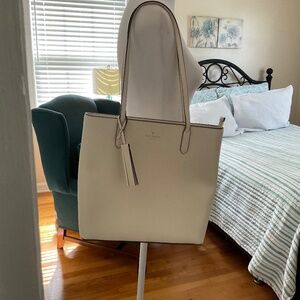 Kate Spade  ECU ecru leather tote shoulder bag.
